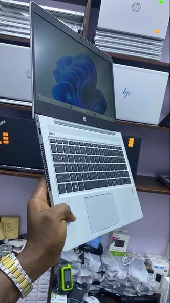 Laptop with 16Go RAM and 256Go SSD