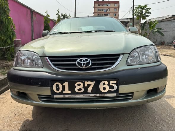 Toyota Avensis Berline 2002