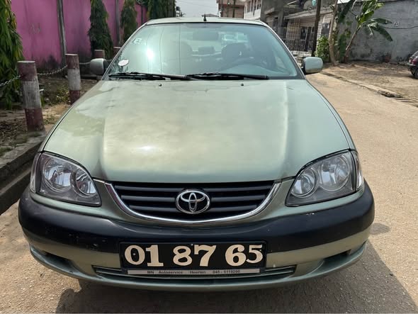 Toyota Avensis Berline 2002