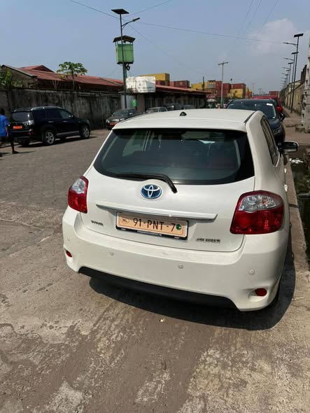 Toyota Auris hybride 2012 à vendre