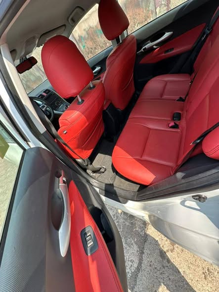 Toyota Auris hybride 2012 à vendre