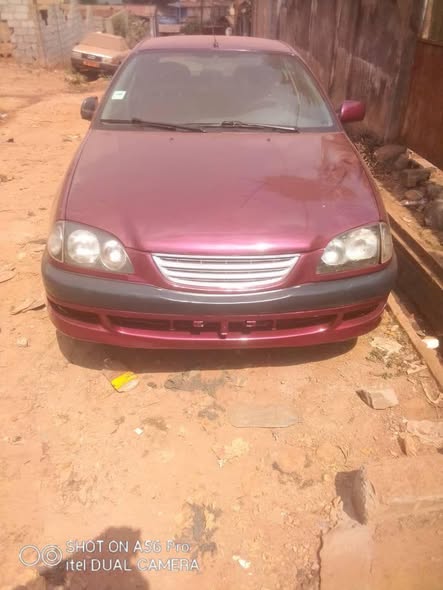Avensis à vendre
