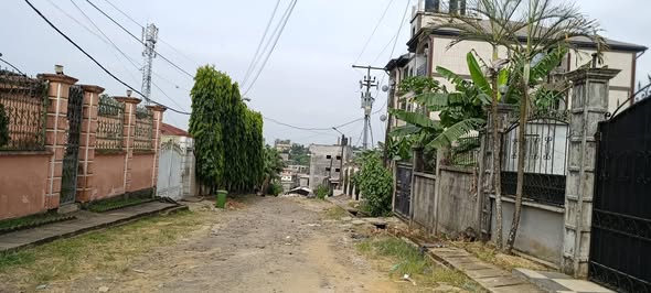Magnifique lot de 250m² à vendre à Logpom