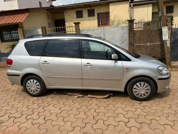 Toyota Avensis verso 2008 à vendre