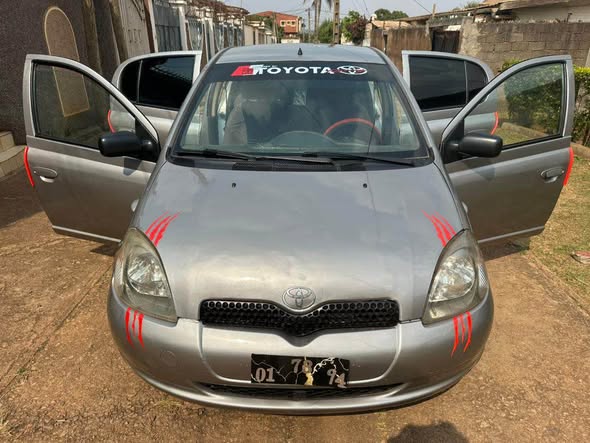 Yaris 2003 à vendre