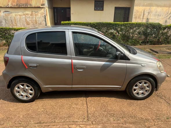 Yaris 2003 à vendre