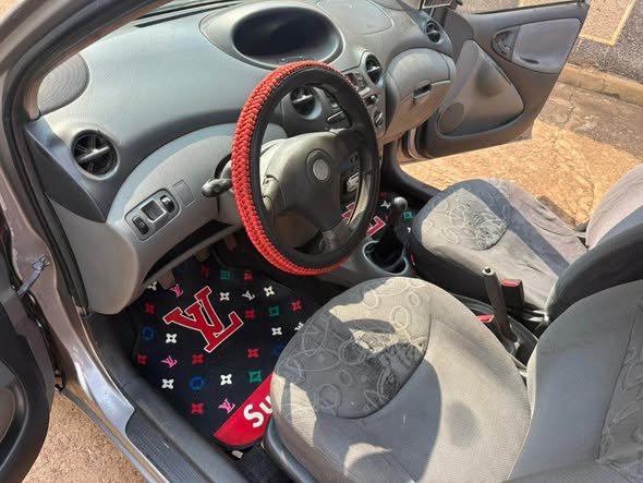 Yaris 2003 à vendre
