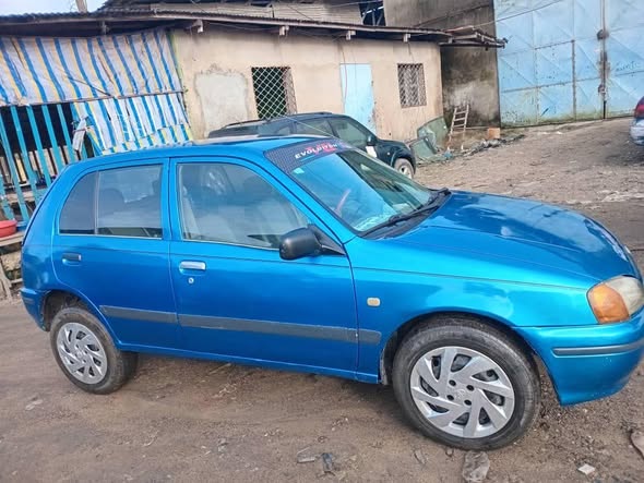 Toyota Starlet à vendre à Douala