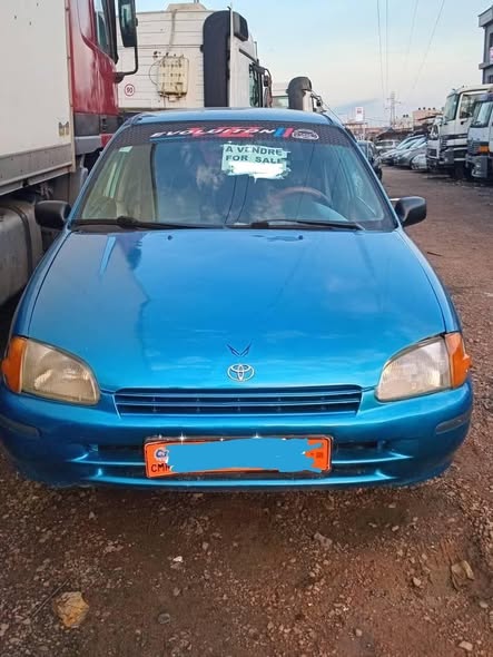 Toyota Starlet à vendre à Douala