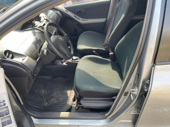 Yaris 2010 vitz automatique hyper propre