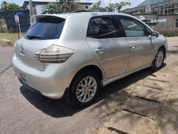 Toyota Blade 2008 à vendre