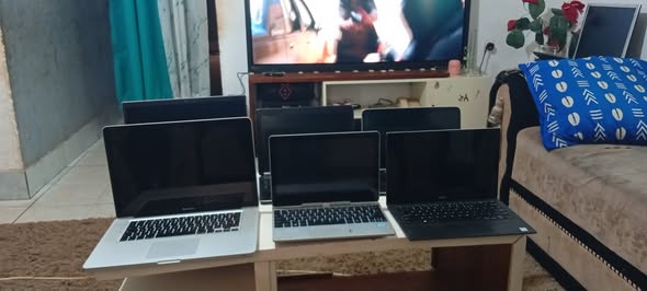 Claviers et laptops en vente