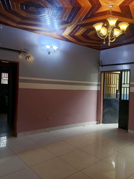 2 chambres à Nkomo stade Abega