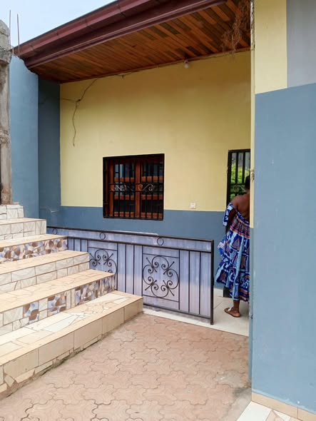 2 chambres à Nkomo stade Abega