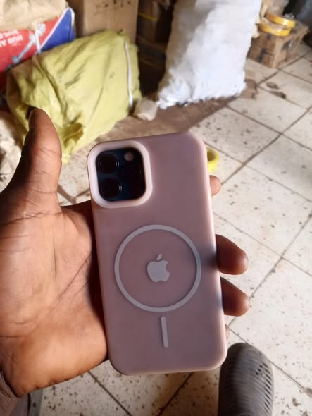 Phone à vendre avec Face ID et batterie 78%