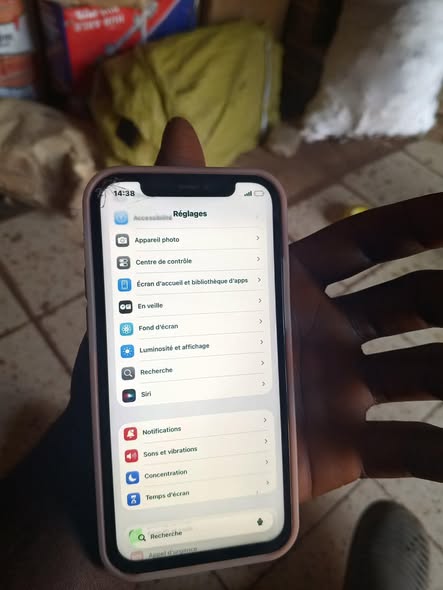 Phone à vendre avec Face ID et batterie 78%