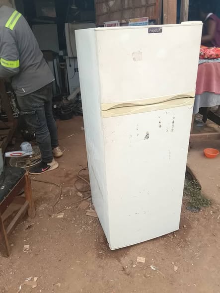 Frigo deux battants 230 litres