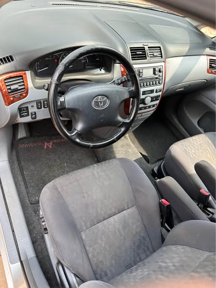 Toyota Avensis verso 2008 à vendre