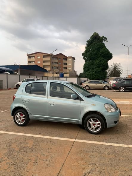 TOYOTA YARIS Climatisée année 2005 très propre