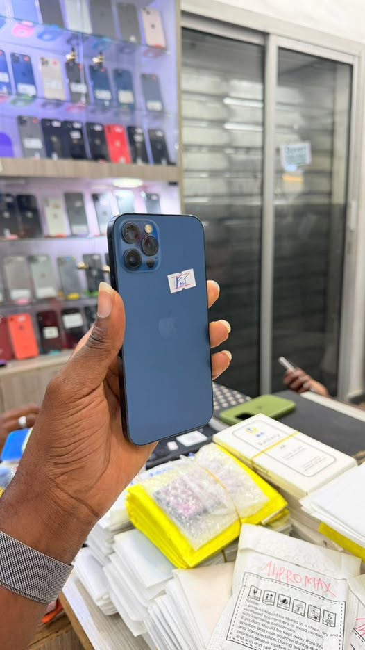 iPhone 12 Pro 128G à vendre