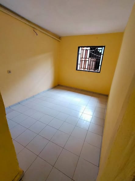Chambre moderne à louer à Bafoussam