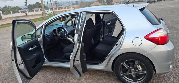 Toyota Auris 2010 à vendre à Yaoundé