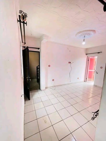 Studio moderne à louer à Logpom