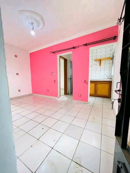 Studio moderne à louer à Logpom