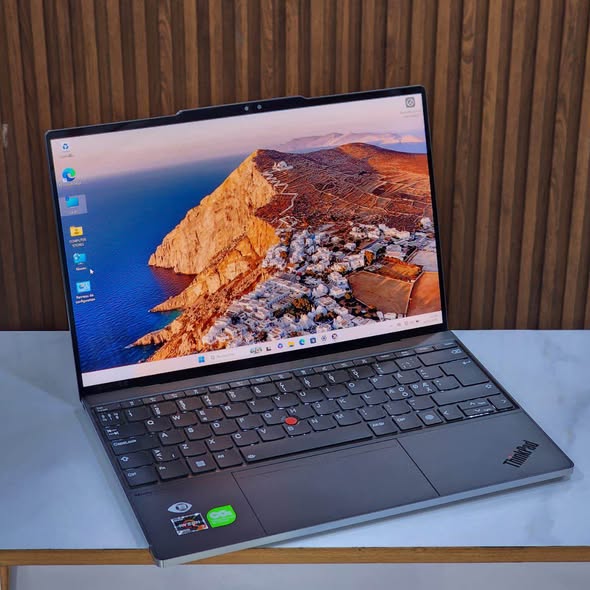 Ordinateur Lenovo Z13 - Laptop TACTILE