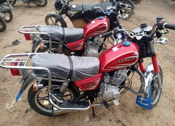 Moto à vendre avec facture d’origine