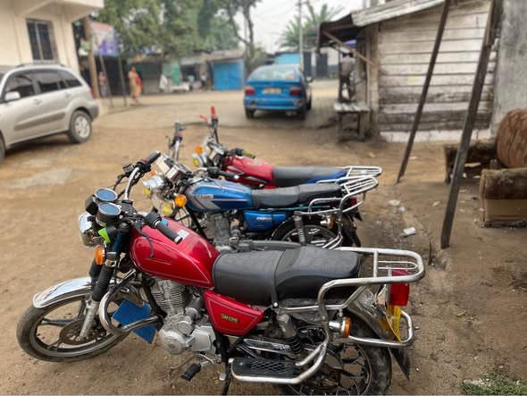 Moto à vendre avec facture d’origine