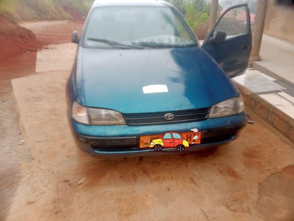 Toyota Carina E à vendre