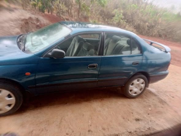 Toyota Carina E à vendre