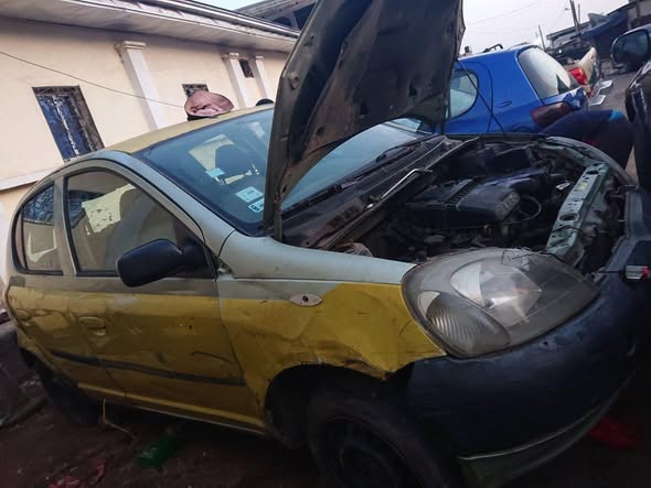 Cho cho yaris sur Douala