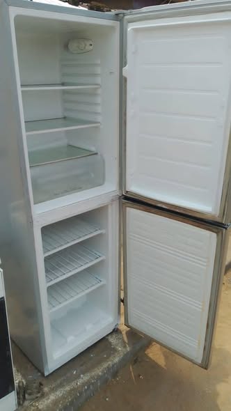 Grand frigo à vendre