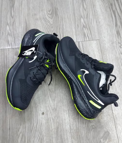 Nouveaux tennis homme disponibles