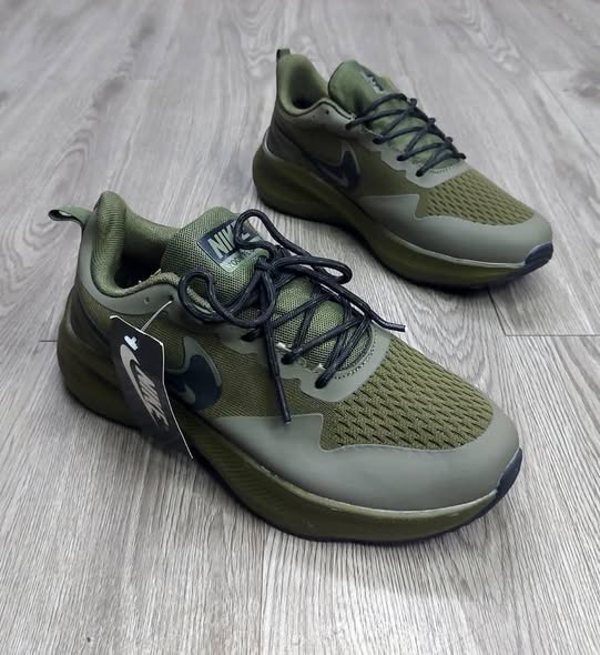 Nouveaux tennis homme disponibles