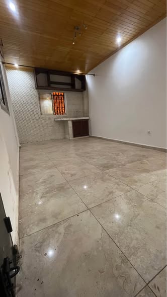 Studio moderne à louer à Etoudi