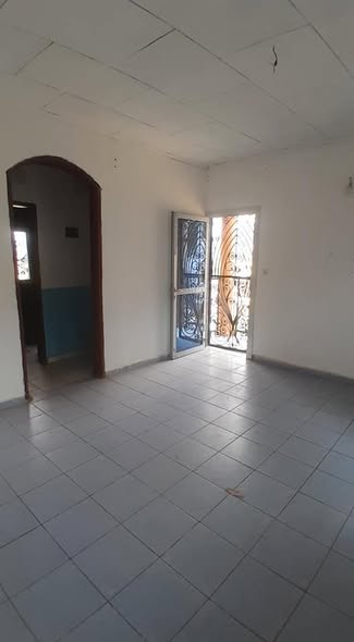 Joli studio moderne à louer à Nkolbisson
