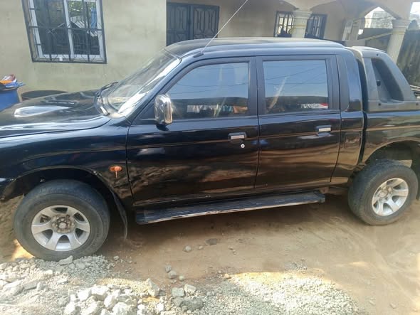 Mitsubishi l200 Manuelle Climatisé Système 4x4