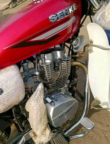 Moto disponible avec papiers