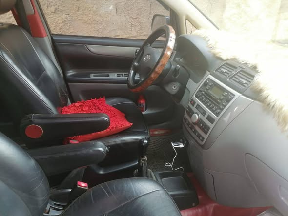 Toyota Avensis verso 7 places à vendre