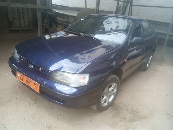 Toyota Carina E à vendre
