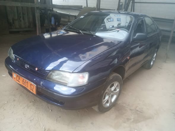 Toyota Carina E à vendre