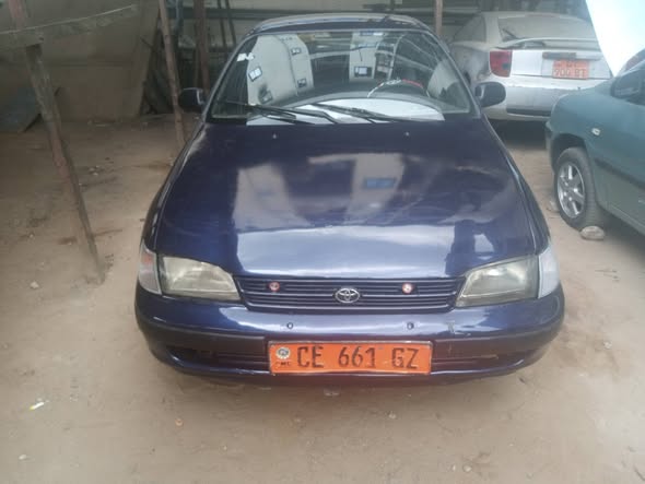 Toyota Carina E à vendre