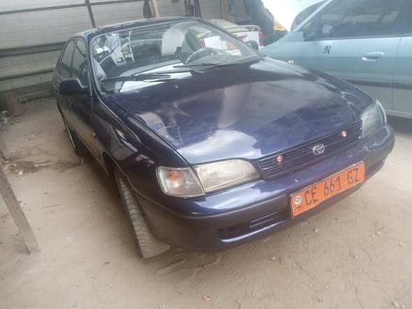 Toyota Carina E à vendre