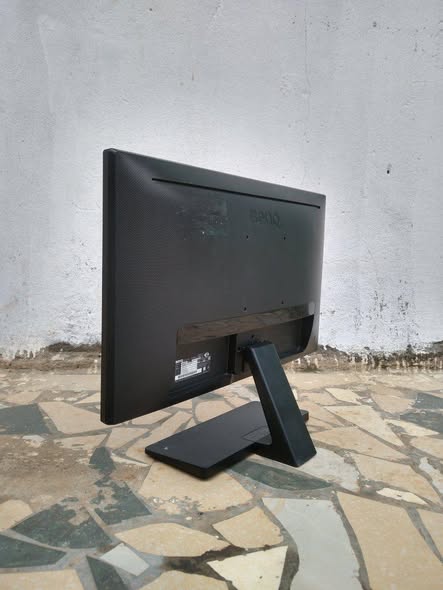 Moniteur 23" bien propre occasion