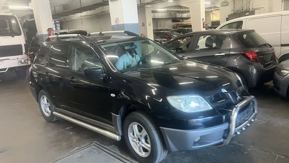 MITSUBISHI OULANDER à vendre
