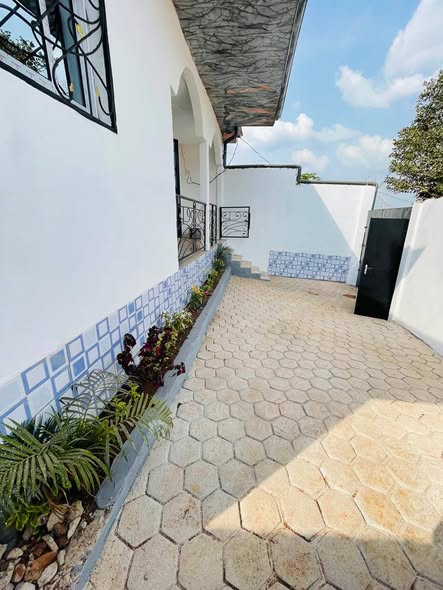 Maison neuve à vendre à Messassi