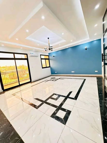 Appartement nouvellement construit à Ekoumdoum